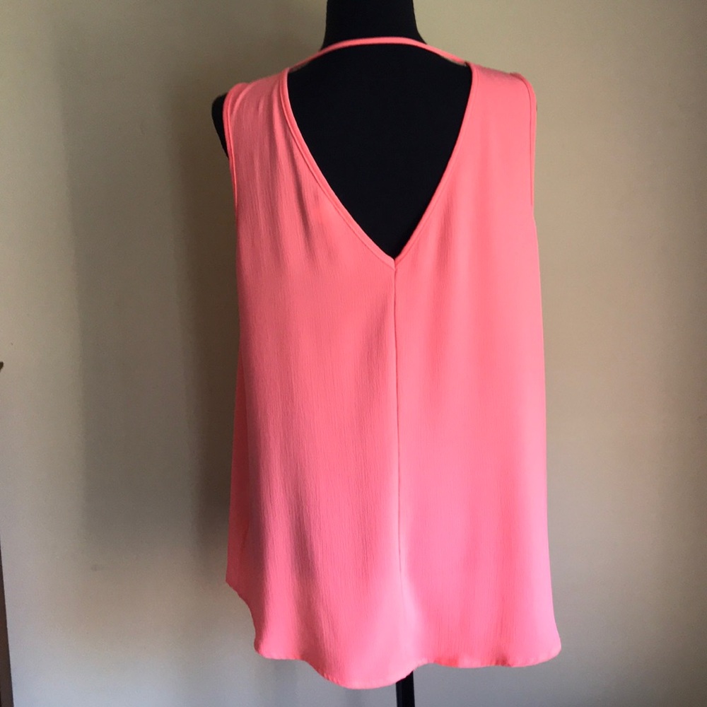 Top - Picture 2 of 4